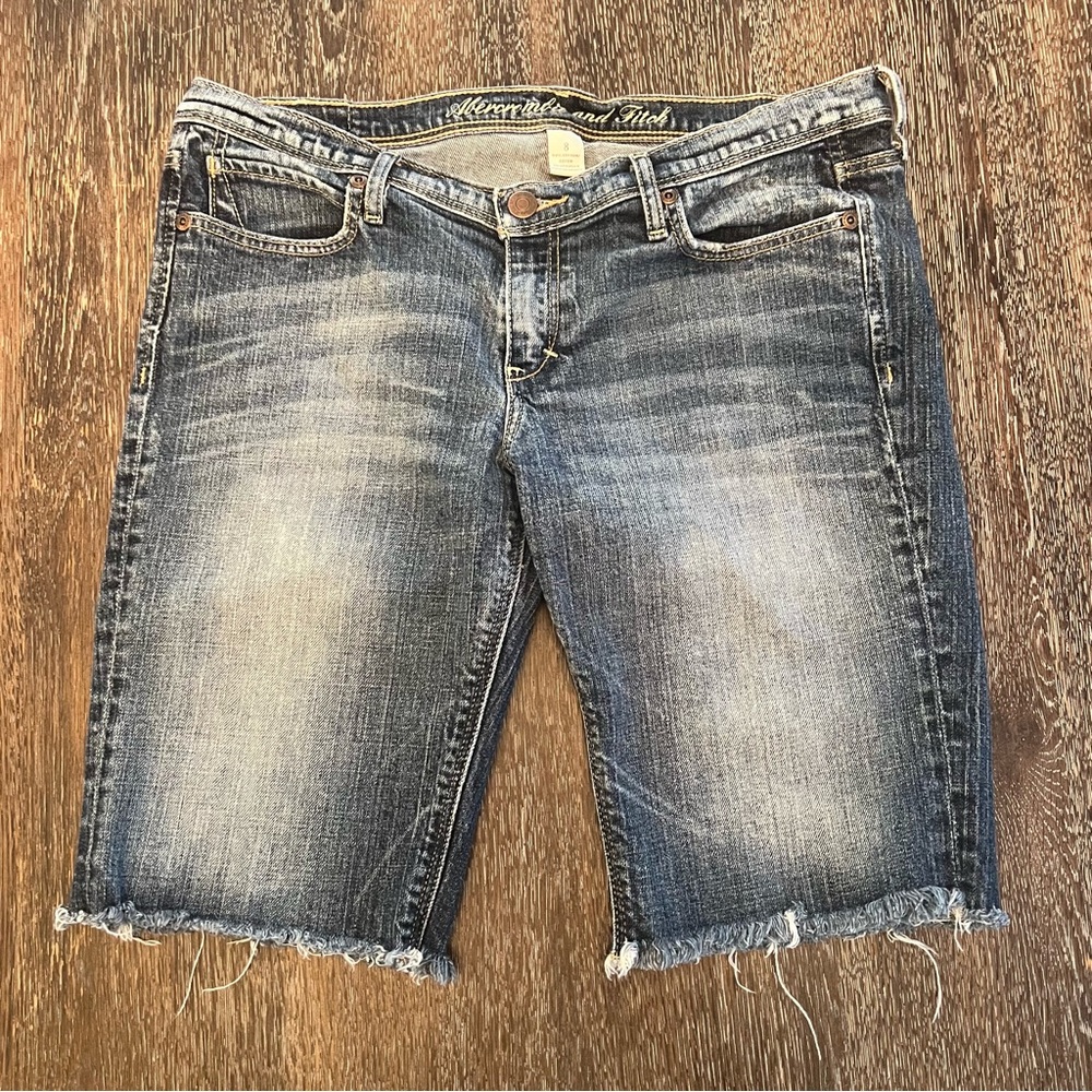 Abercrombie & Fitch Women’s Bermuda Cutoff Jean Shorts Size 8